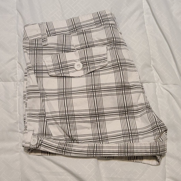 Shorts - Picture 2 of 2